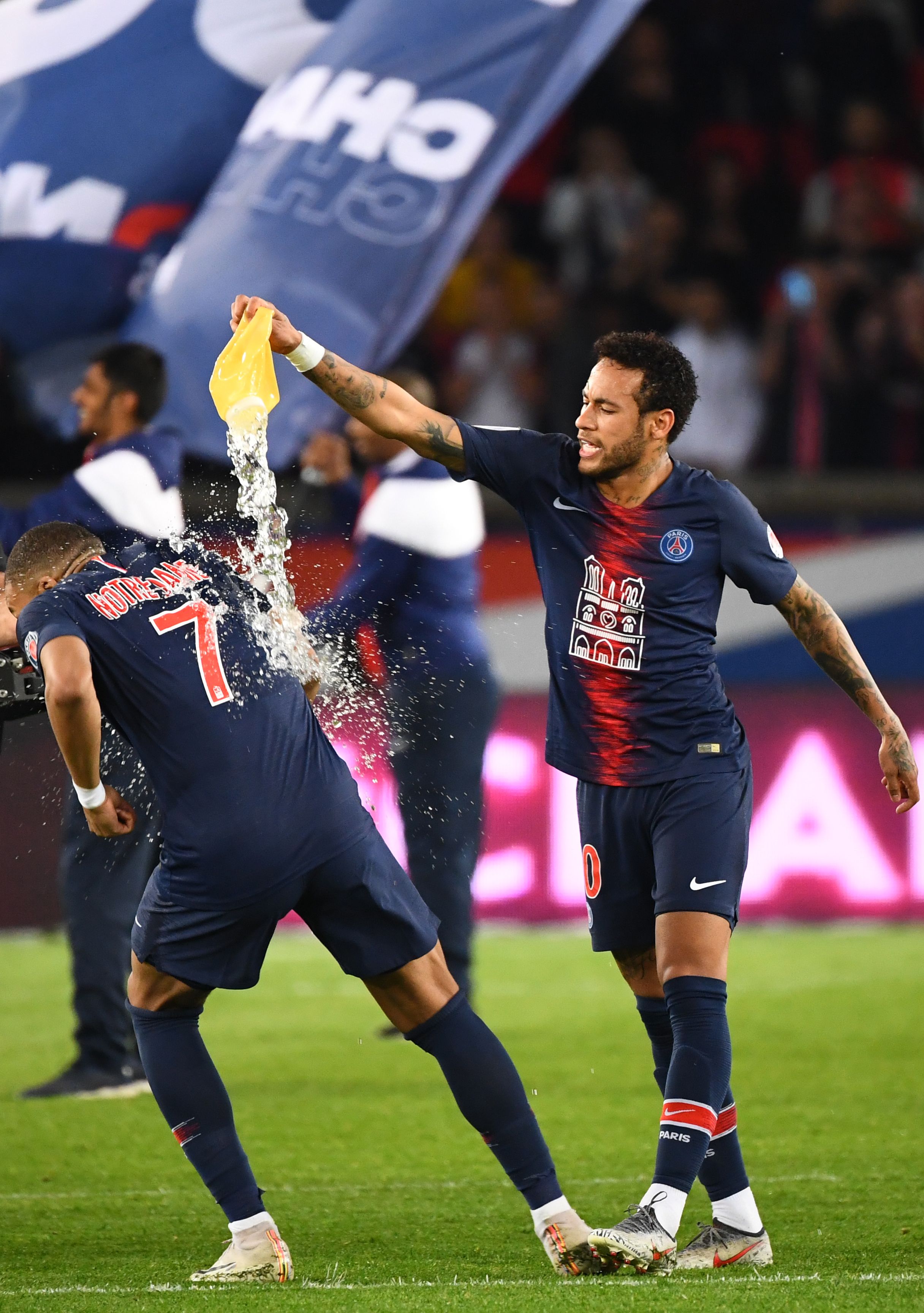 首发阵容 首发阵容